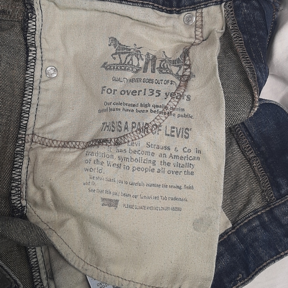 Levi's - Picture 5 of 5
